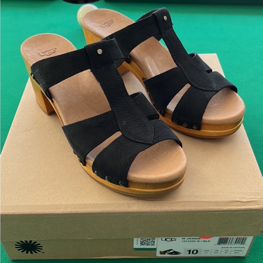 UGG size 10